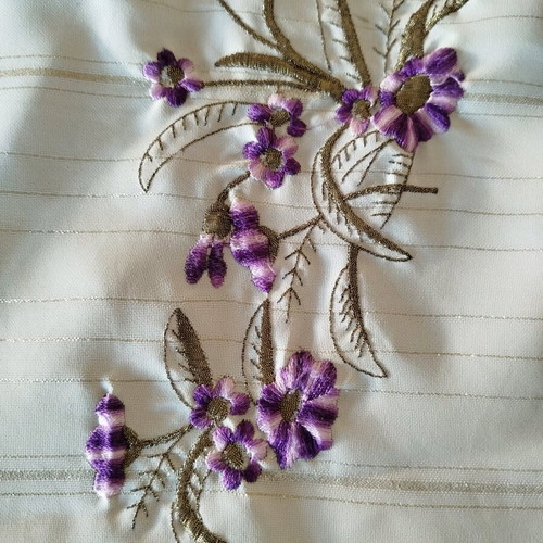 Rotonda embroidery used 0.86cm with gold weaving and lace