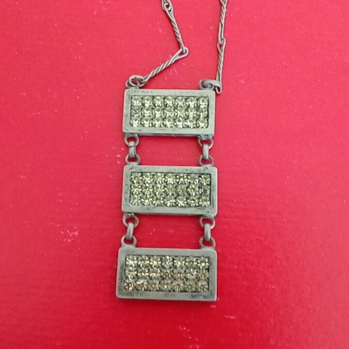 Pendant with green rhinestones and chain like new