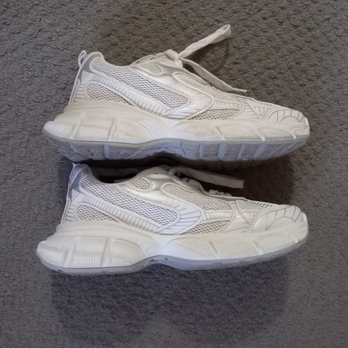 Sneakers women's size 36 like new, white and silver