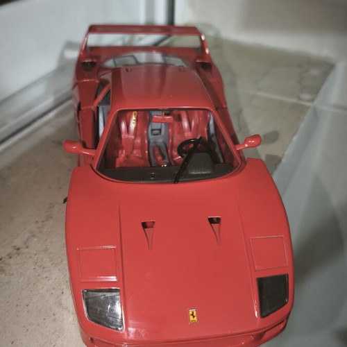 Ferrari F40 BBurago 1:18 model car, red, detailed interior