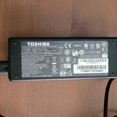 Toshiba Satellite C650D-11G laptop used, for repair or spare parts
