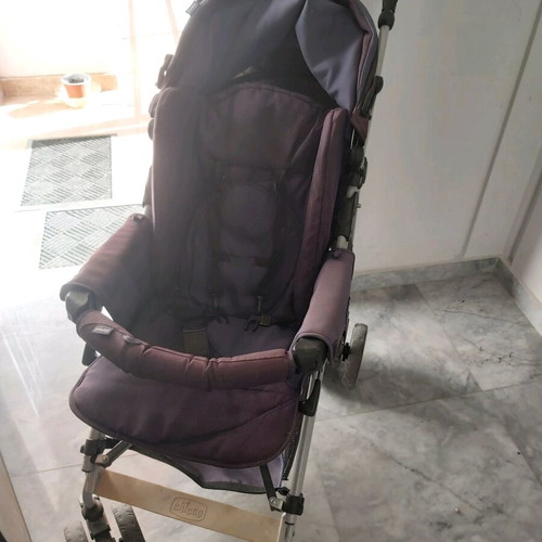 3-in-1 Chicco stroller, car seats and carrycot used