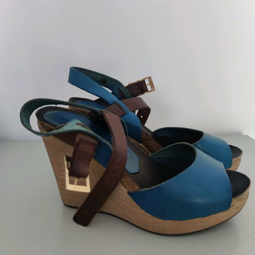 Yoshino sandals size 36 like new, blue
