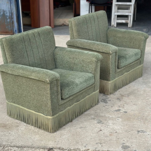 Vintage living room set like new with three-seat sofa and 4 armchairs