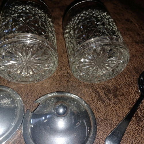 Set of 2 crystal jars for sugar and coffee used