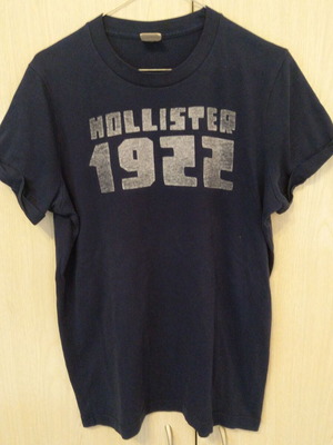 Hollister blue T-shirt with print medium used