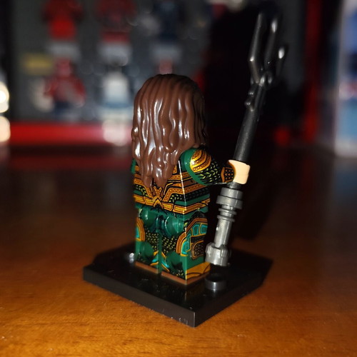 Aquaman DCEU minifigure like new with accessories