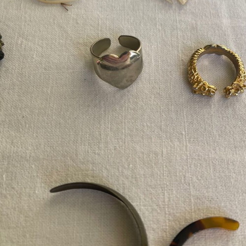 Set of vintage jewelry used
