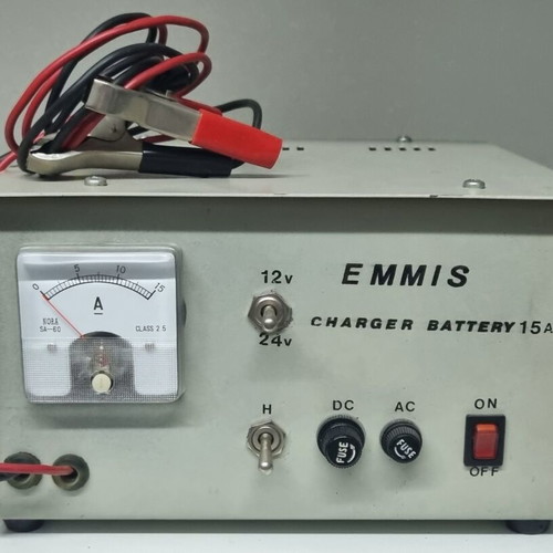 Φορτιστής μπαταριών αυτοκινήτου Emmis 15A με αναλογικό αμπερόμετρο