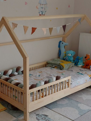 Montessori bed like new with flags, 90x200 cm