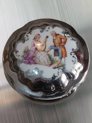 Vintage porcelain jewelry box silver platinum finish like new