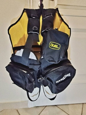 Floating vest Duel Hardcore като нов