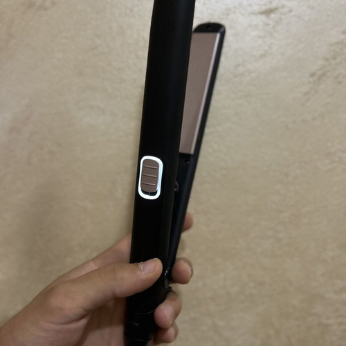Iden Welt hair straightener with ceramic plates