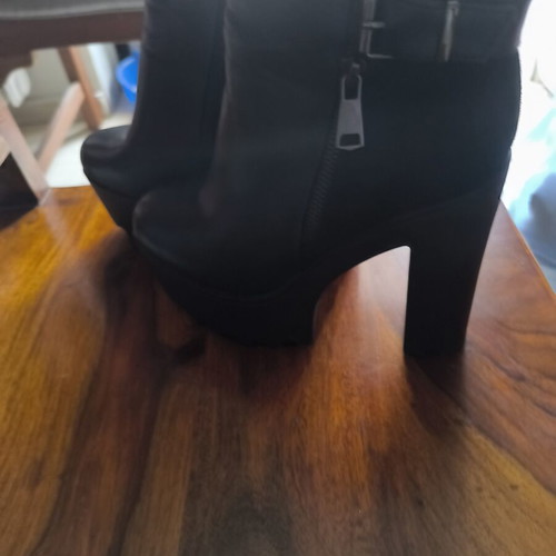Sophi black boots size 37 like new