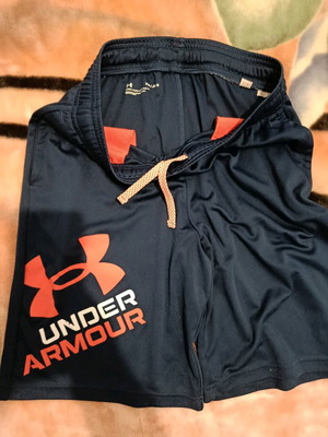 Ανδρικό σορτσάκι Under Armour μέγεθος S σαν καινούργιο, μπλε βαθύ