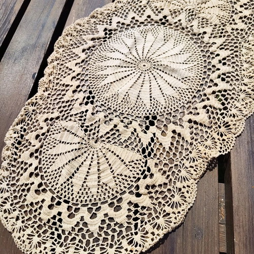 Crochet doily like new, size 70x40 cm