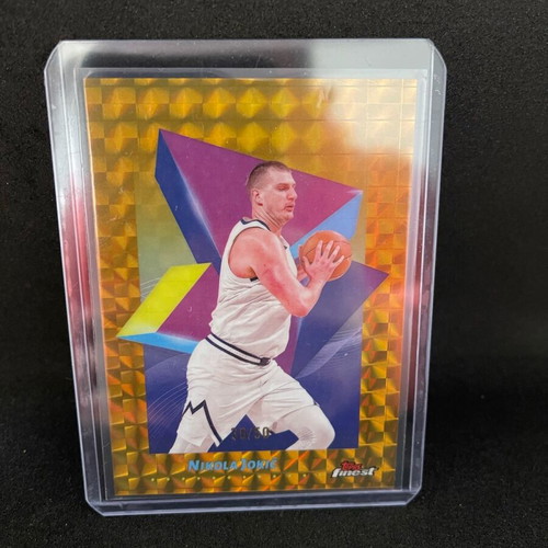 Nikola Jokic Gold Refractor Card 30/50 Nuggets like new