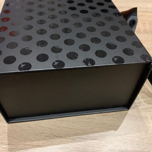 Notino gift box like new, black with ribbon and magnet