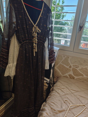 Beach dress airy size M like new, brown multicolor