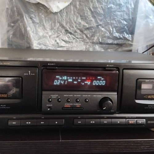 Aiwa AD-WX727 stereo cassette deck used with remote