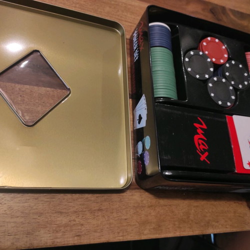 Max poker set like new