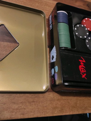 Max poker set like new
