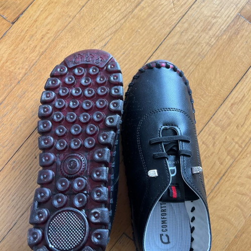Athletic shoes like new, size 37, comfortable