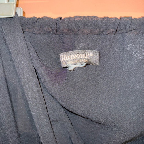 Black skirt with elastic waistband like new