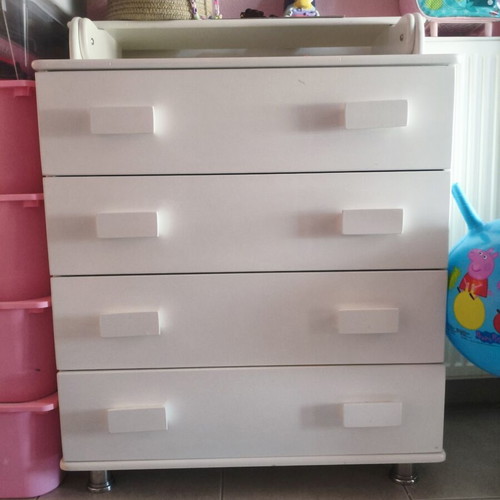 Sweet Dreams Florence convertible baby cot and children's bed like new with 2 mattresses