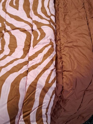 Guy Laroche single comforter safari print new with cover 1.55x2.30