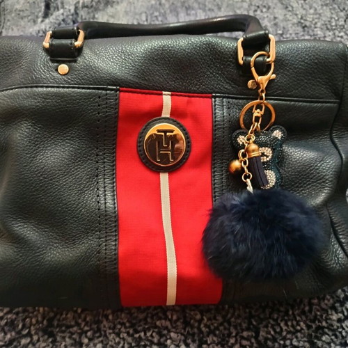 Tommy Hilfiger leather bag like new with shoulder strap