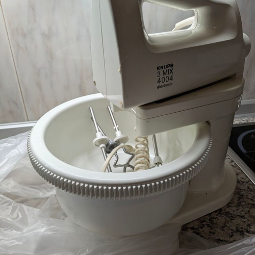 Krups hand mixer with rotating bowl used