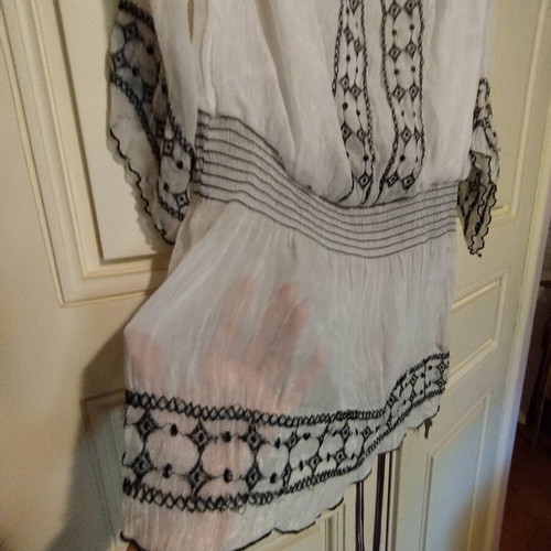 Mini Beach Dress like new, white with black embroidery, size M