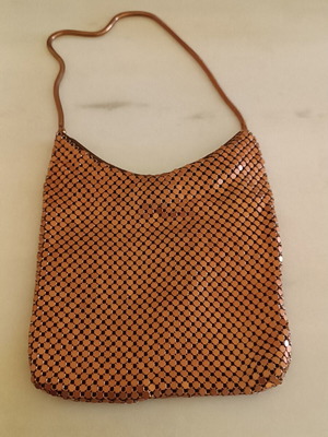 Τσαντάκι χειρός A-Cold-Wall vintage με μπρονζέ strass και διαστάσεις 16x16-18