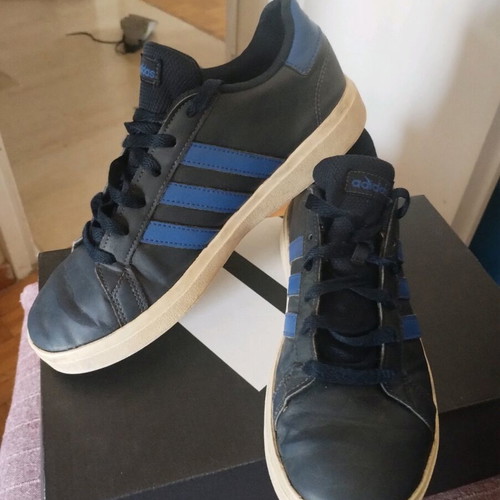 adidas gazelle silver green womens Used Adidas Basketball Shoes Size 3