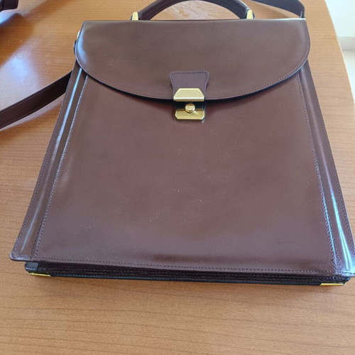 Leather professional shoulder bag brown like new with gold details