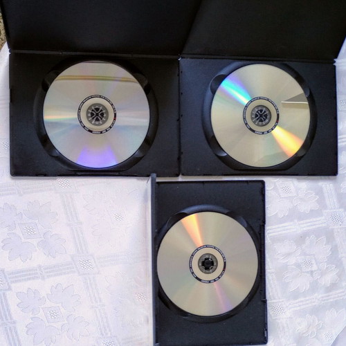 Friends 3 DVD like new, Season 1 with Greek subtitles