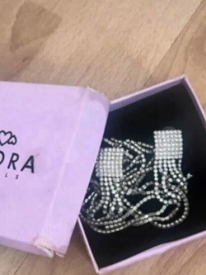 Handra Jewels silver earrings