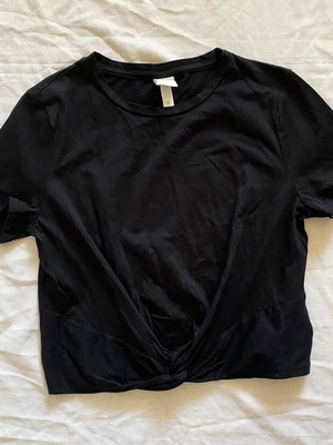 H&M black T-shirt with knot like new, size M