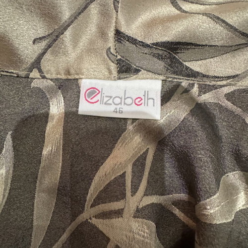 Elizabeth kimono robe size 46 satin with leaf pattern like new