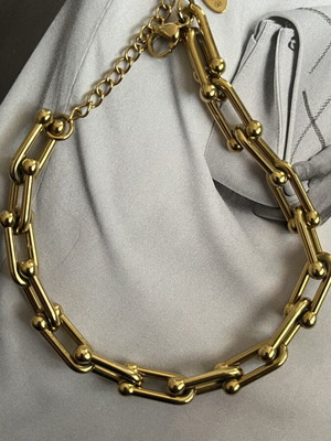 Bracelet like new, gold tone stainless steel chain design