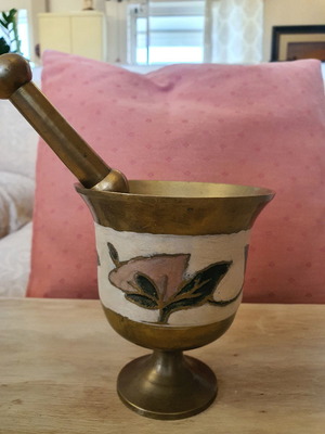 Μπρούτζινο γουδί με σμάλτο σαν καινούργιο