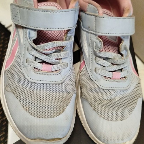 Reebok athletic shoes No 34 used, blue and pink