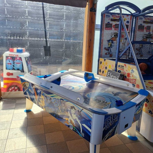 Ice Hockey Table Game like new with coin slot
