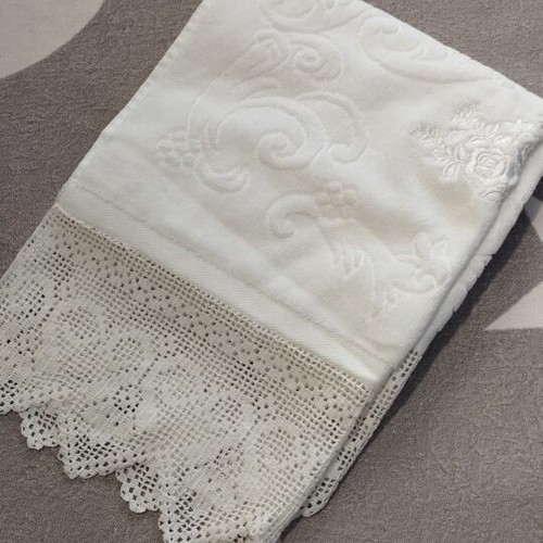 Klotsotiras Textiles body towel with embossed design and lace