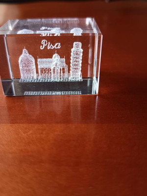 Glass decorative Leaning Tower of Pisa souvenir like new