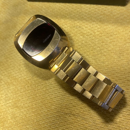 Ρολόι Saturn solid state LED quartz vintage μεταχειρισμένο, χρυσαφί