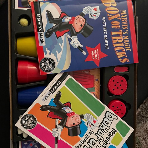 Marvin’s Magic Box of tricks like new, 150 magic tricks for ages 6+