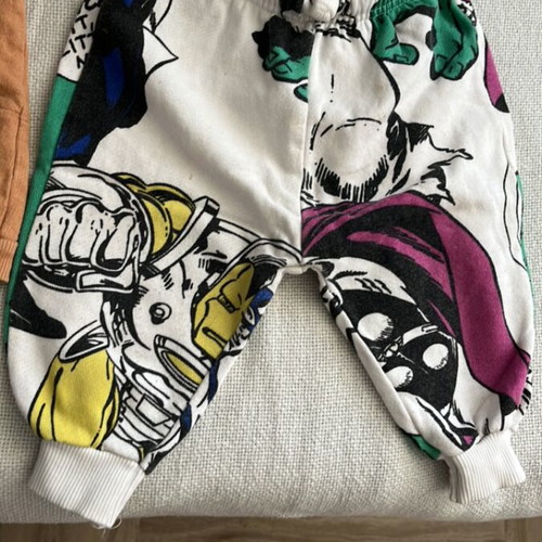 Baby bodysuits and pants 9 to 12 months like new, set of 8 pieces