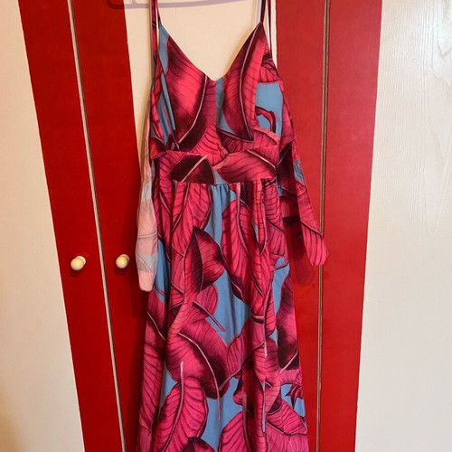 A-Style summer dress new size M with back tie and side slits